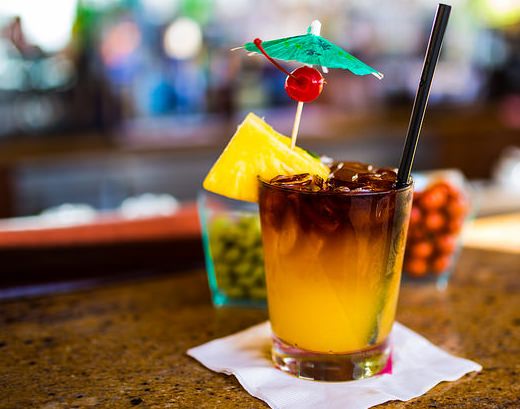 オレンジとパイナップルのラム酒のカクテルレシピ