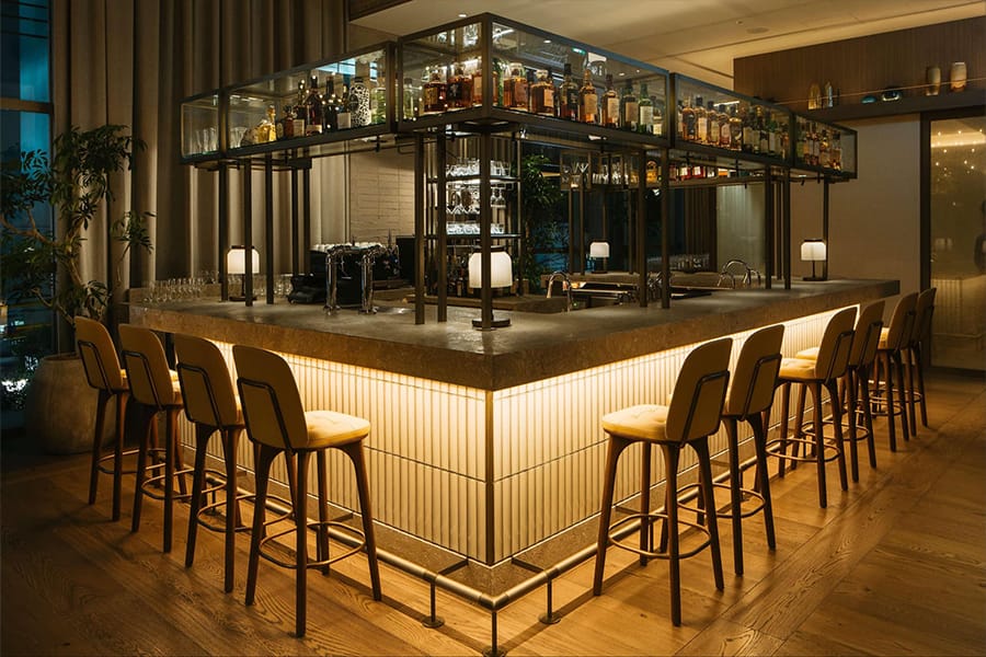 UPSTAIRZ Lounge, Bar, Restaurant