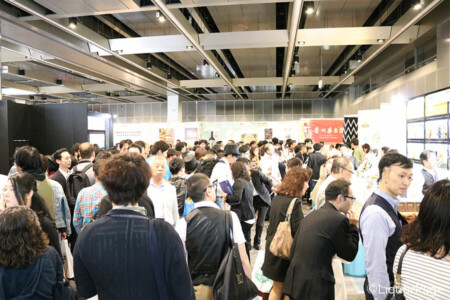 来場者で埋め尽くされる会場内 来場者の数は過去最多の12,300人!