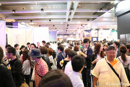 熱気に包まれる会場 来場者の数は過去最多の12,300人!