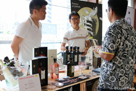 桜尾ジンのブースにて