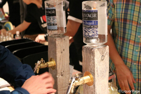 カーキューヴァーのブースにて