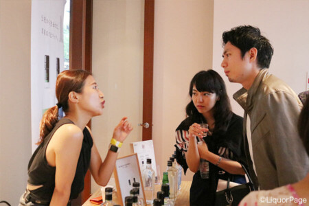 カフェジンのブースにて