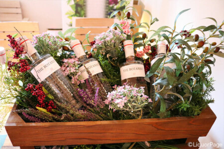 ザ ボタニストのブースにて