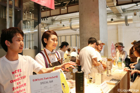 ゲストバーテンダーの蛯原三奈さん。 スペシャル・バーにて