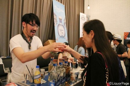 サウザブルーのブース