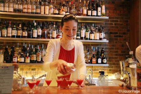 ゲストバーテンダーの大沢智枝さん