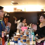 写真左はサウザ スリージェネレーションでカクテルを創作した前田呂弓さん(300BAR 銀座8丁目店)