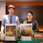 写真左はドンアグスティンでカクテルを創作した松前大輝さん(パレスホテル東京 バーラウンジ プリヴェ)。右はポルフィディオで創作した橋本真由美さん(フォーシーズンズホテル丸の内 東京 MOTIF restaurant and bar)